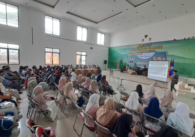 Cawabup Paslon 02 Andreas Hadiri Seminar Nasional